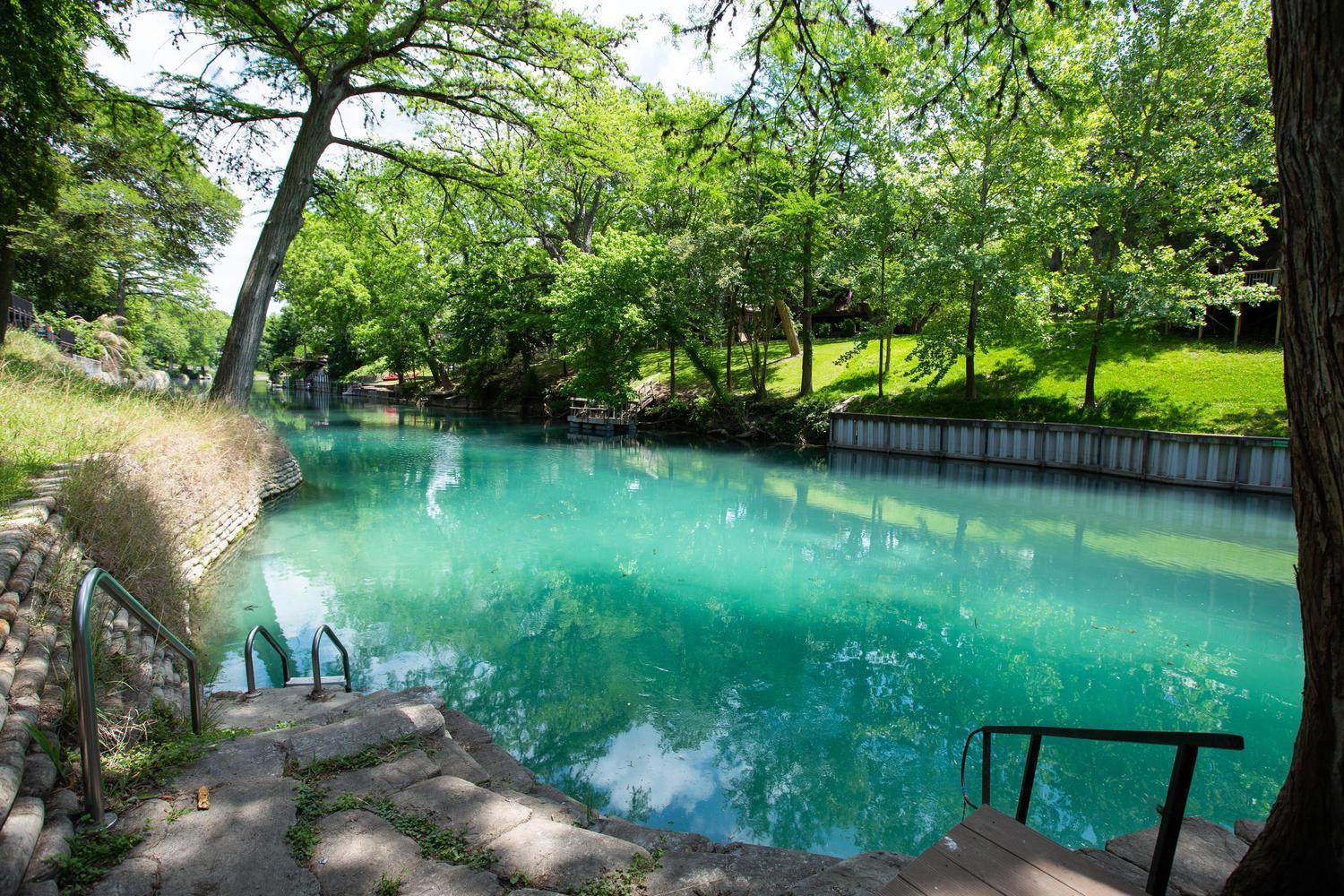 The Iron Cactus Condo On The Comal Cw C102 New Braunfels Zewnętrze zdjęcie