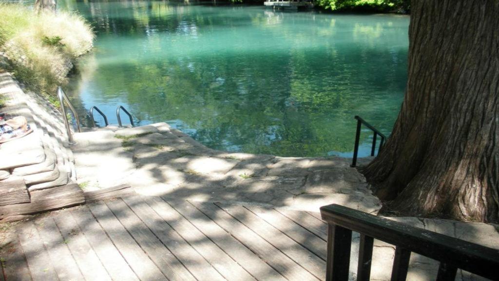 The Iron Cactus Condo On The Comal Cw C102 New Braunfels Zewnętrze zdjęcie