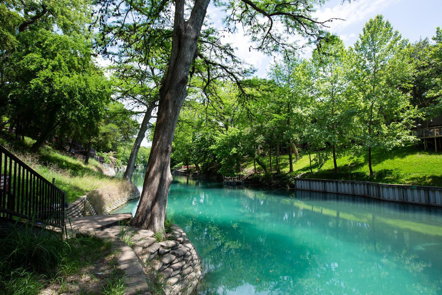 The Iron Cactus Condo On The Comal Cw C102 New Braunfels Zewnętrze zdjęcie